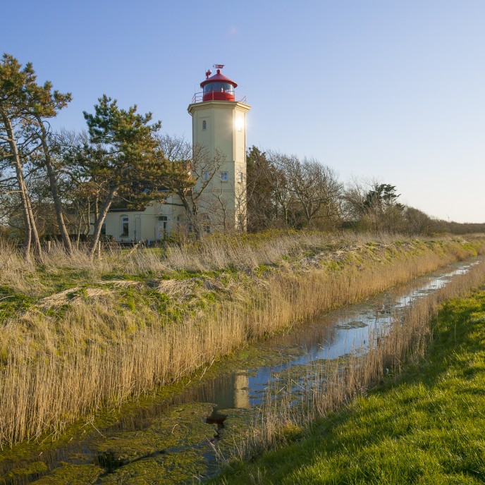 Westermarkelsdorf Leuchtturm auf Fehmarn_AdobeStock_251384401