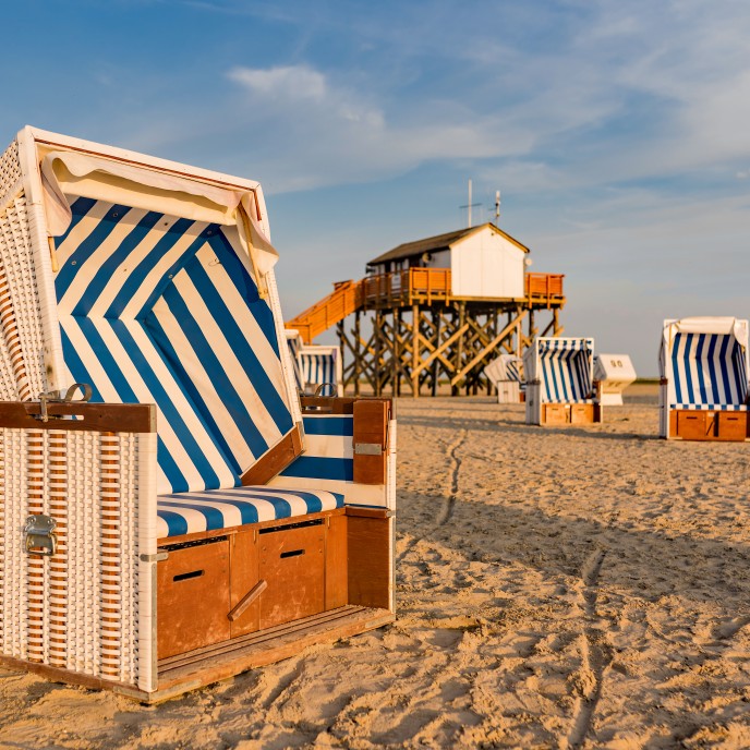 Strandkörbe in St. Peter-Ording_AdobeStock_284710864