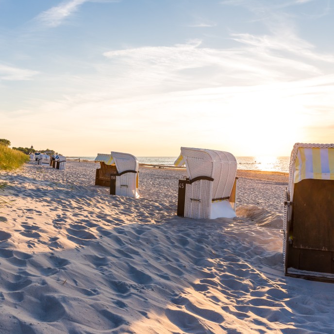 Sonnenaufgang am Strand von Kühlungsborn_AdobeStock_183170970