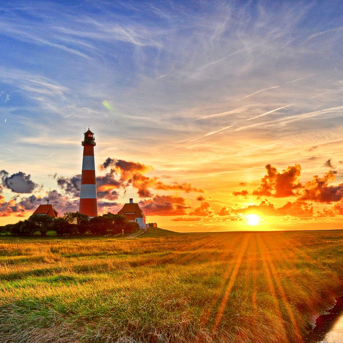 Westerhever Leuchtturm bei St. Peter-Ording_AdobeStock_62796116
