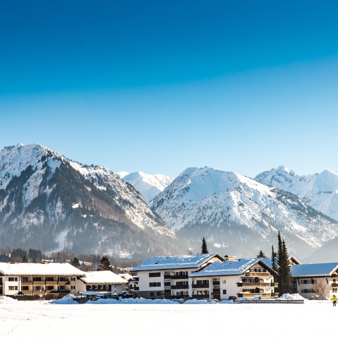 Oberstdorf im Winter_AdobeStock_248284823